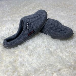 Giesswein Neudau Gray Slippers. Used condition. Sizes EU 42. Men 9. Women 11.